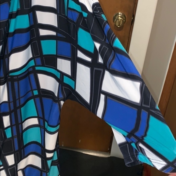 Fashion bug 2x geometric print drape neck blouse - Picture 4 of 6